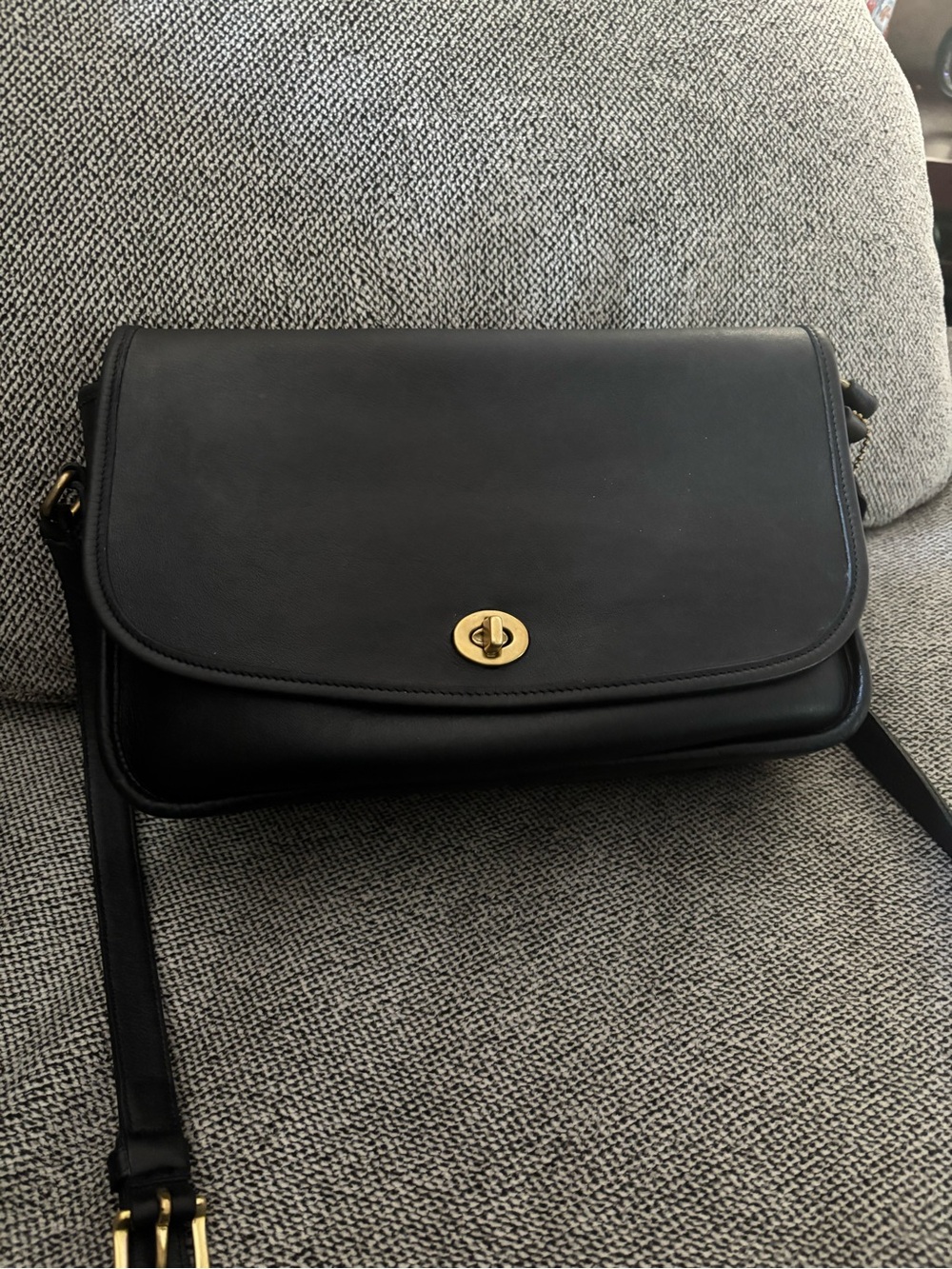 Coach city bag Black Leather Crossbody Bag with Gold Turn-Lock